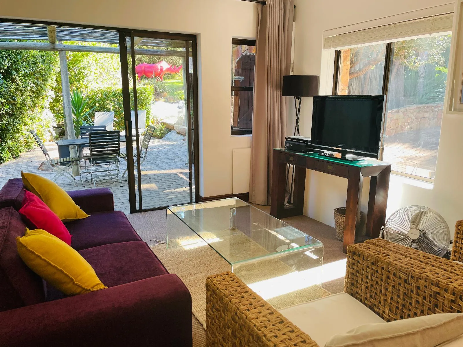 Jasmine — Seating area