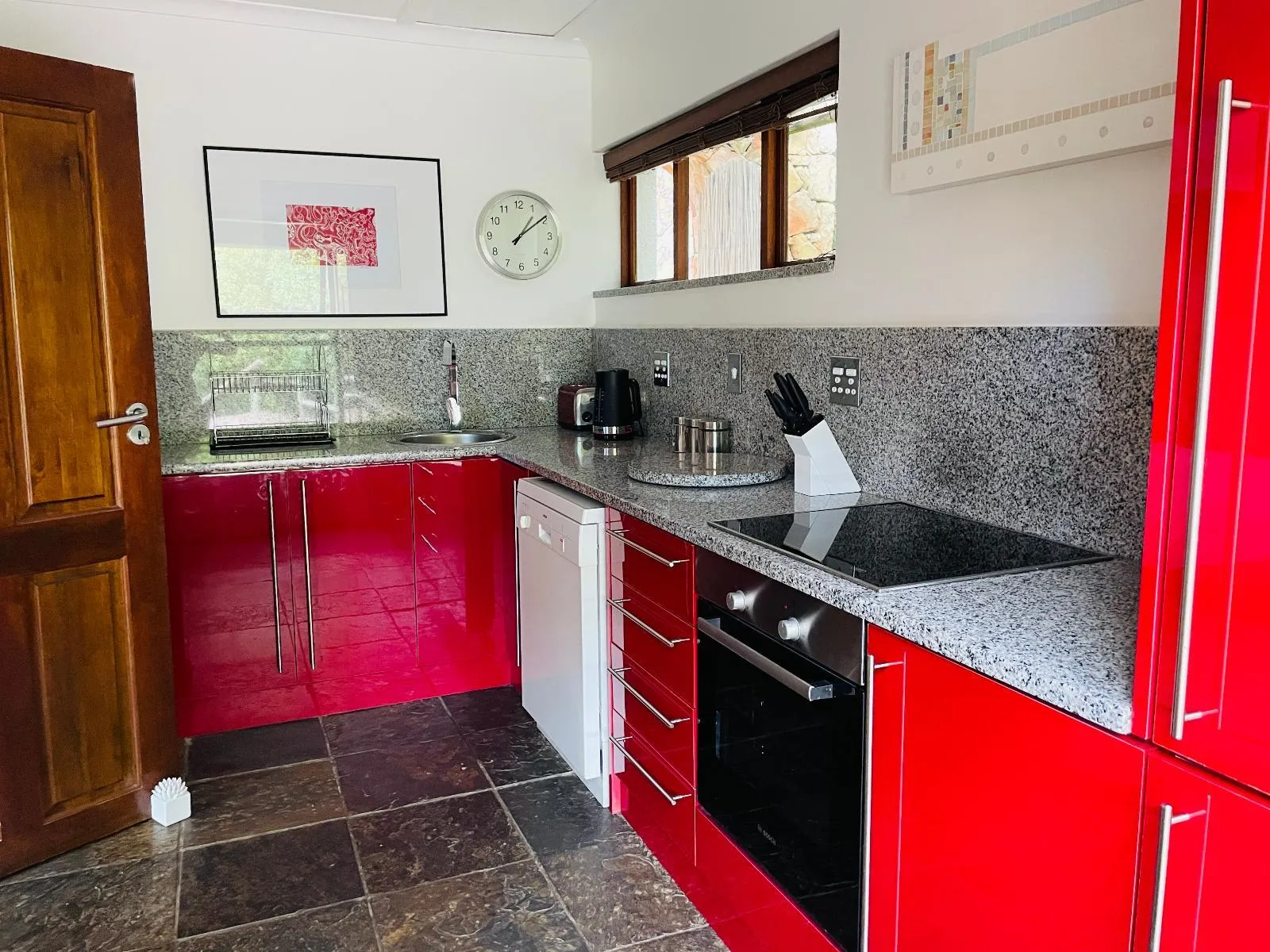Saffron Cottage — Dining corner